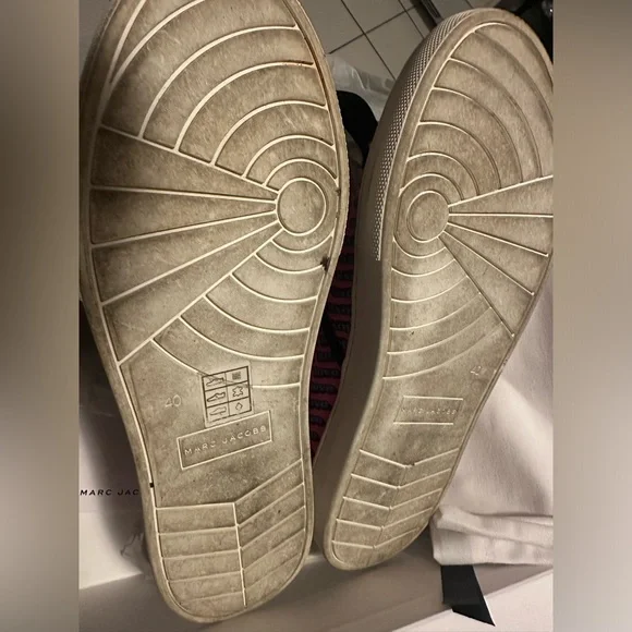 Marc Jacobs Women’s Pink Love Printed Canvas Slip on Sneakers. - Picture 2 of 7